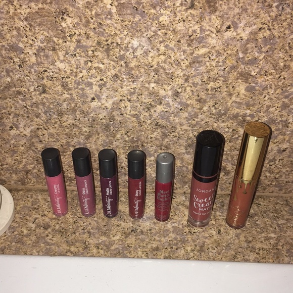 Bundle of 7 lipsticks - Picture 1 of 3